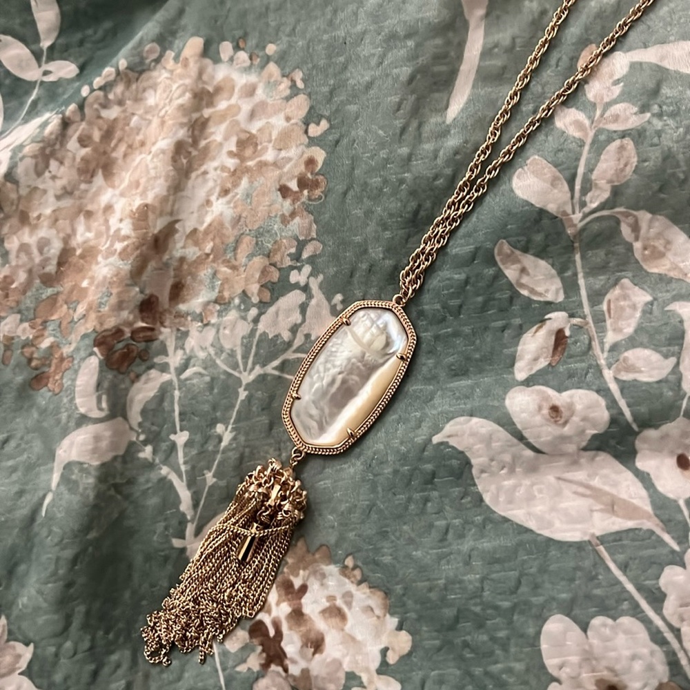 Brand new Kendra Scott Rose Gold Ivory Pendant Necklace